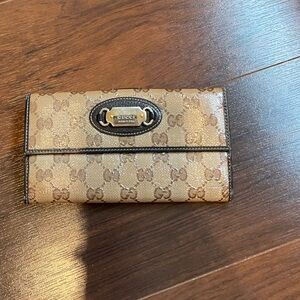 Gucci wallet